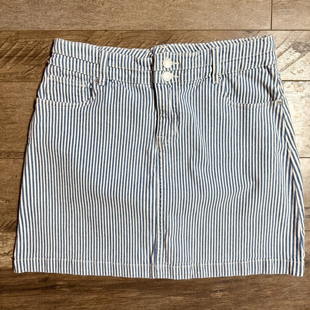 Maurice’s Blue & White Pinstripe Denim Skirt | Size 10
